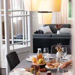 Du Chateau Grand Corbin Bed & Breakfast Saint-Émilion