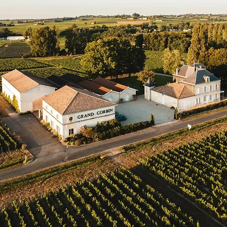 Bed & Breakfast Du Chateau Grand Corbin