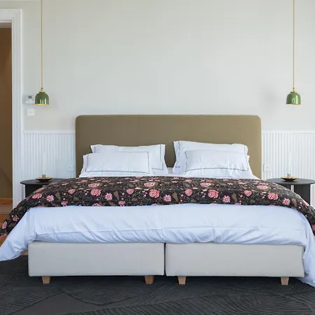 Du Chateau Grand Corbin 3*