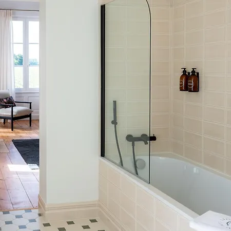 Du Chateau Grand Corbin 3* Сент-Эмильон