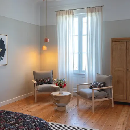 Du Chateau Grand Corbin Bed & Breakfast