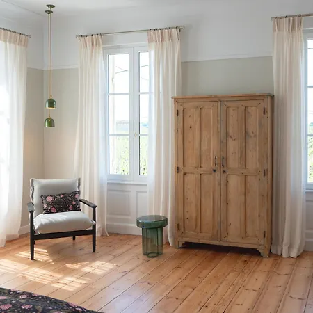 Du Chateau Grand Corbin 3* Saint-Émilion