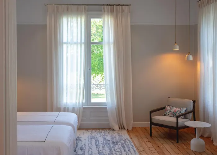 Du Chateau Grand Corbin Bed & Breakfast Saint-Émilion