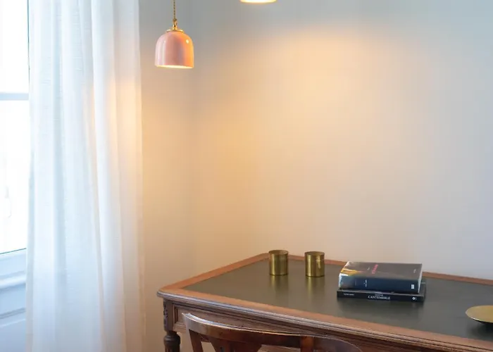 Château Grand Corbin - Couette-café 3*