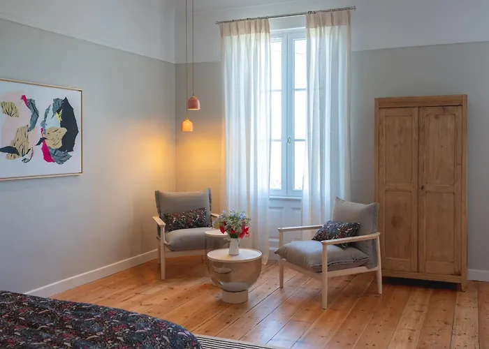 Du Chateau Grand Corbin Bed & Breakfast