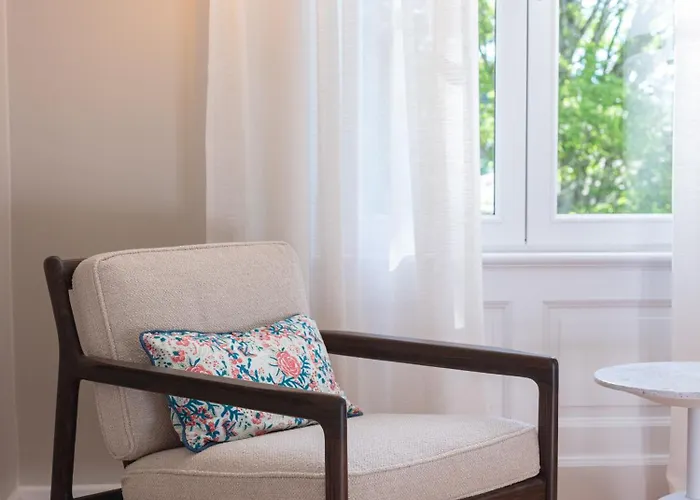 Du Chateau Grand Corbin